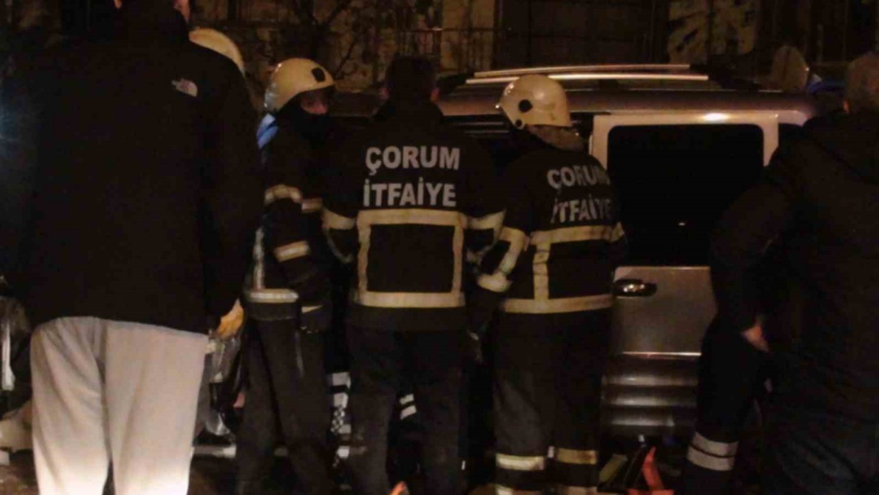 Ağır yaralı sürücü hastaneye sevk edilirken arabasını sayıkladı