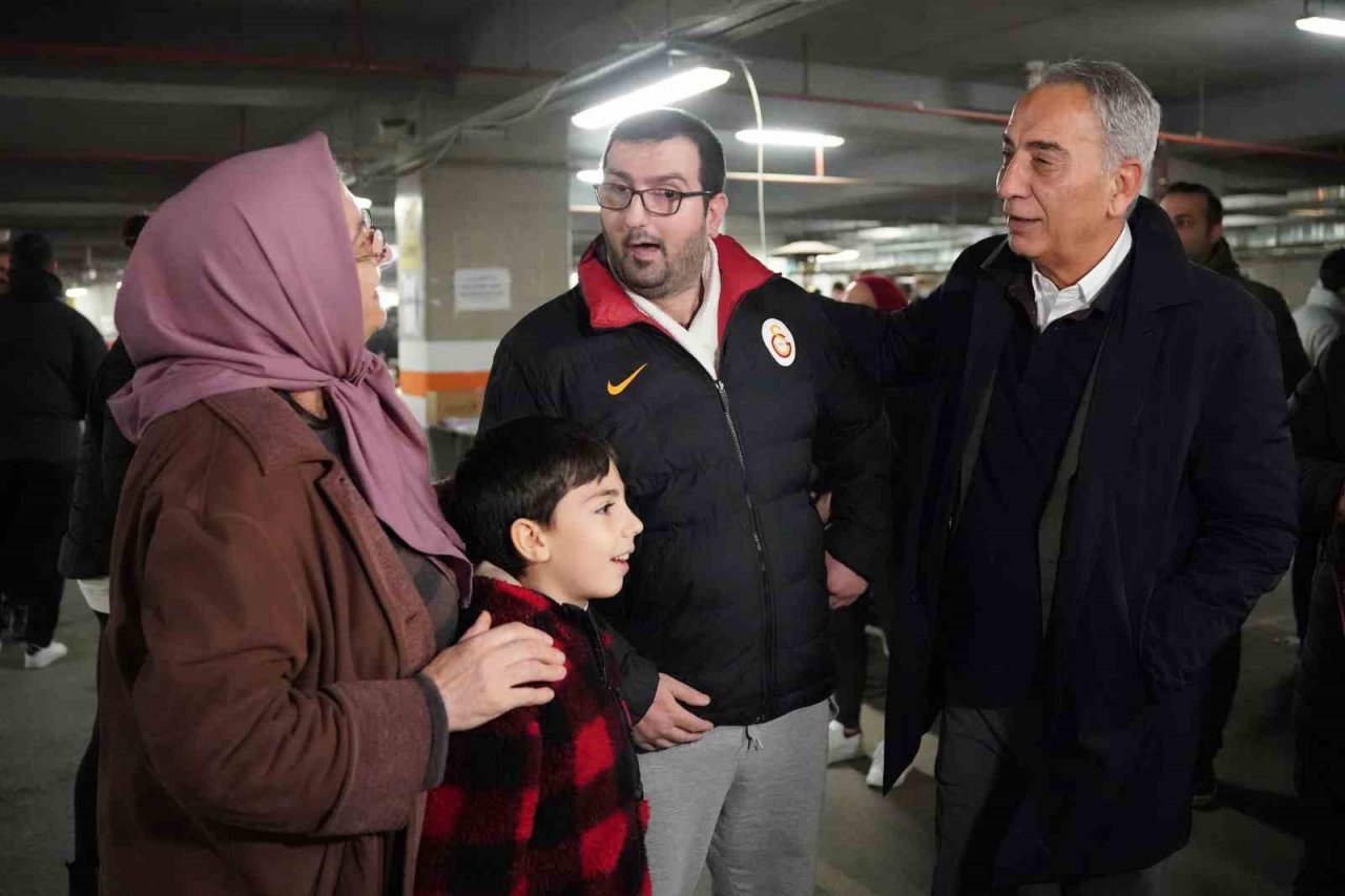 Nef Stadyumu’nda yardım toplama çalışmaları sürüyor