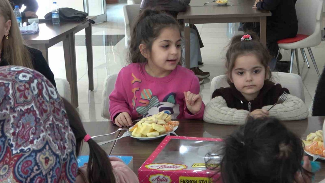 49 depremzede Gümüşhane Üniversitesi Sosyal Tesisleri’ne yerleştirildi