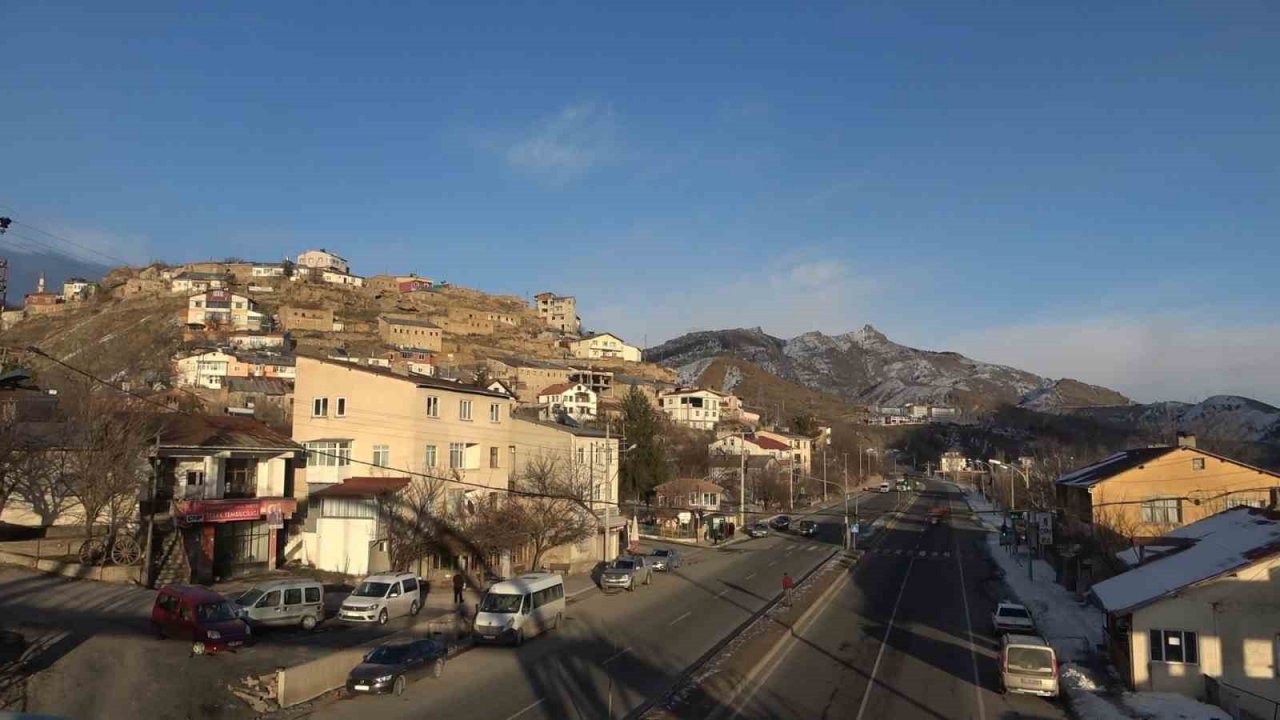 -Gümüşhane’de köy halkı 35 depremzedeye kapılarını açtı