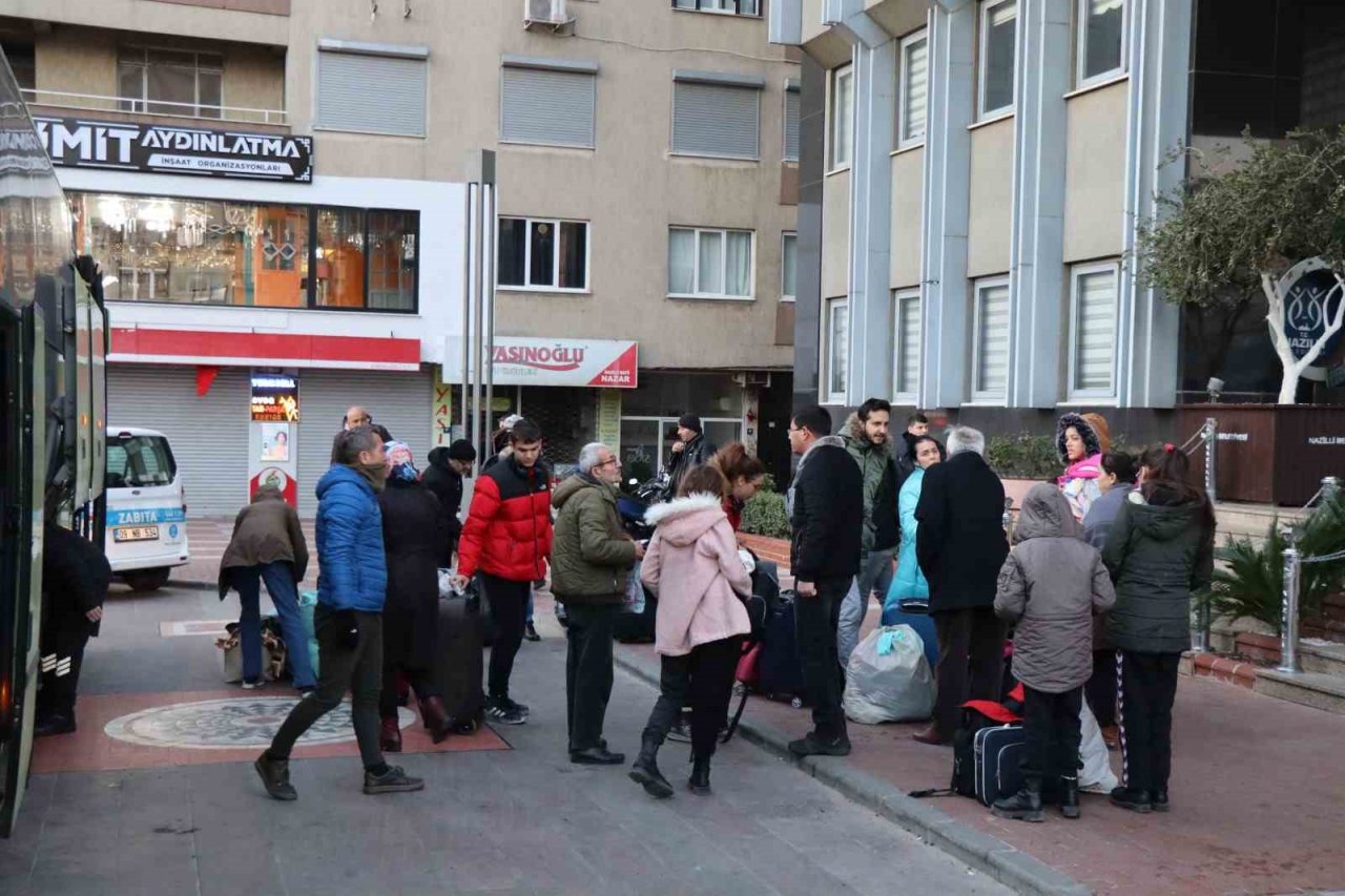 Hatay’daki depremzedeler Nazilli’ye getirildi