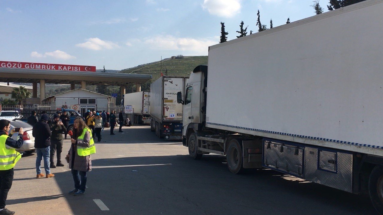 Cilvegözü Sınır Kapısı’ndan cenaze transferi ve yardım geçişleri