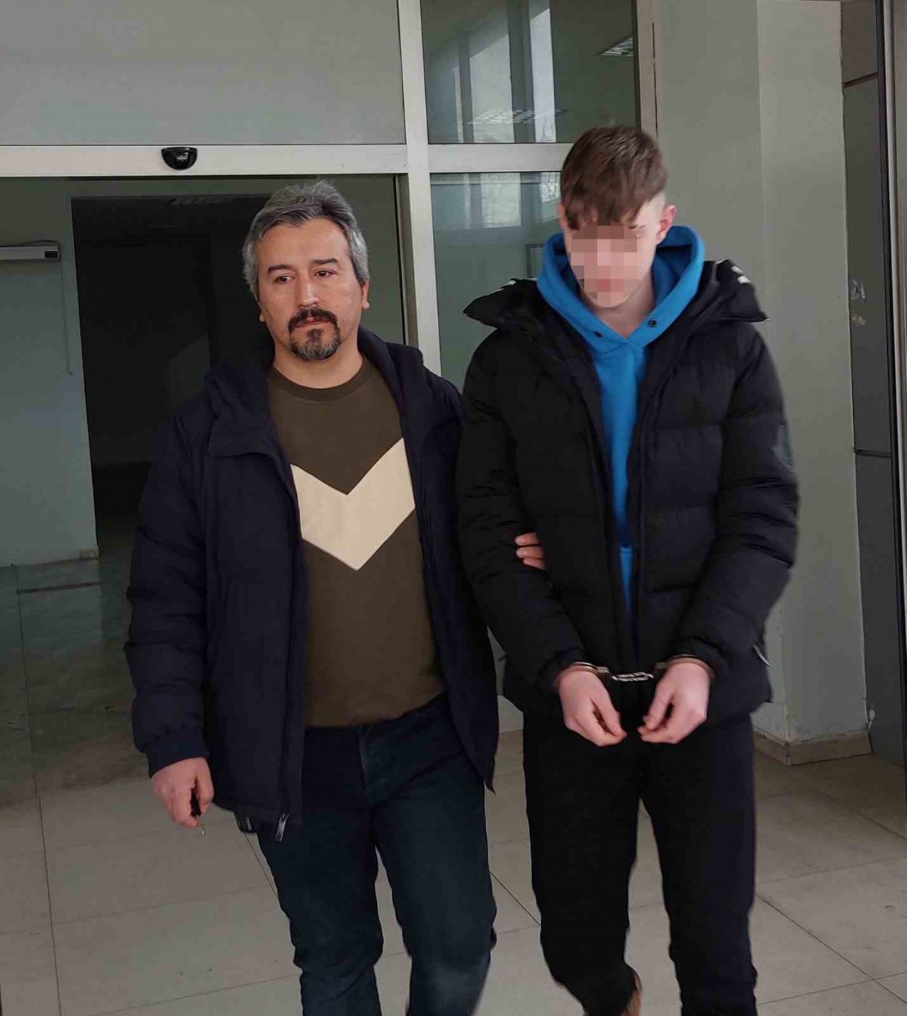 İstanbul’dan dolandırılan 17 bin lira parayı Samsun’da bankadan çekerken yakalandı