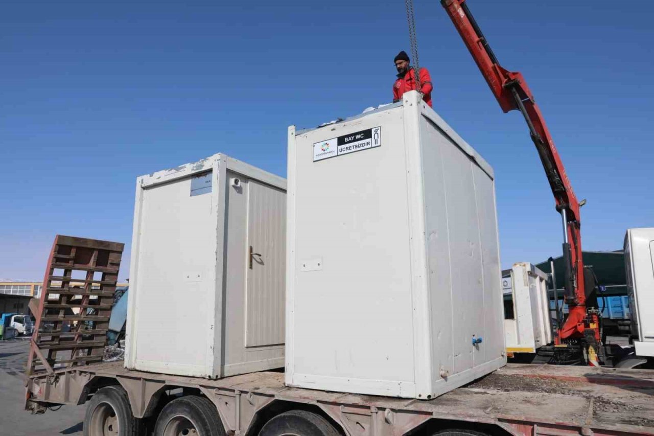 Başkan Çolakbayrakdar: “Tüm imkanlarımız ile deprem bölgelerindeyiz”