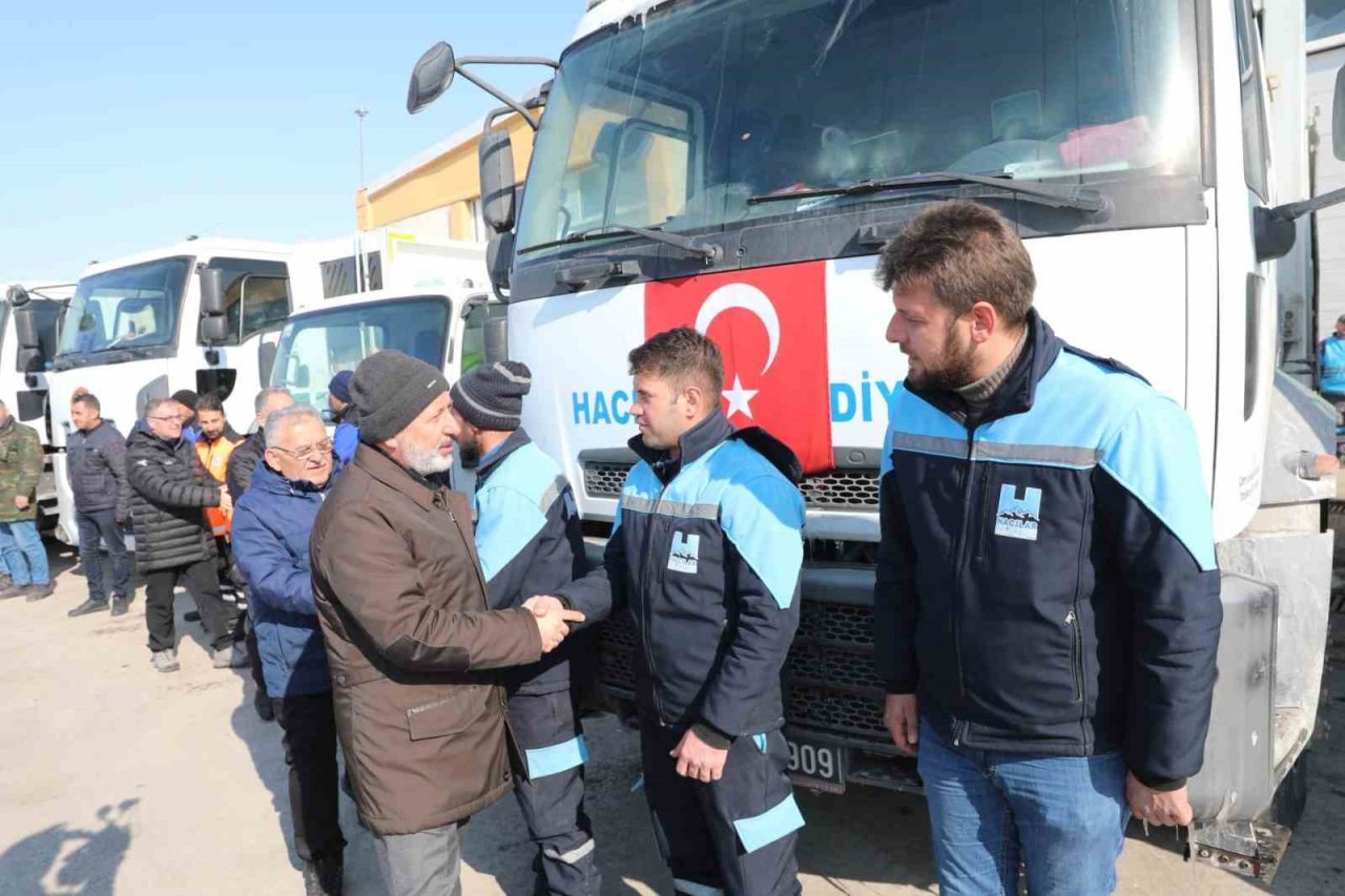 Başkan Çolakbayrakdar: “Tüm imkanlarımız ile deprem bölgelerindeyiz”