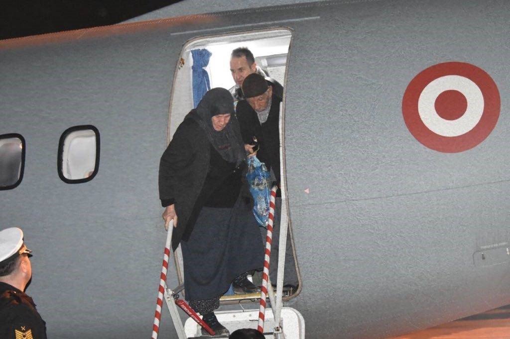 Deniz Kuvvetlerinin uçakları depremzedelerin hizmetinde