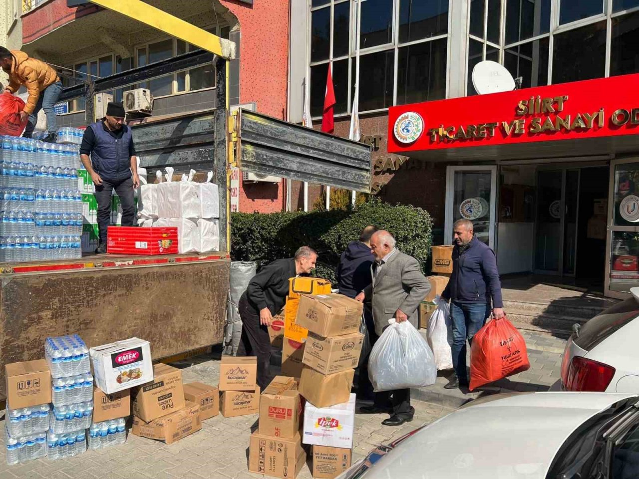 Siirt TSO, Malatya deprem bölgesinde yardım tırı gönderdi