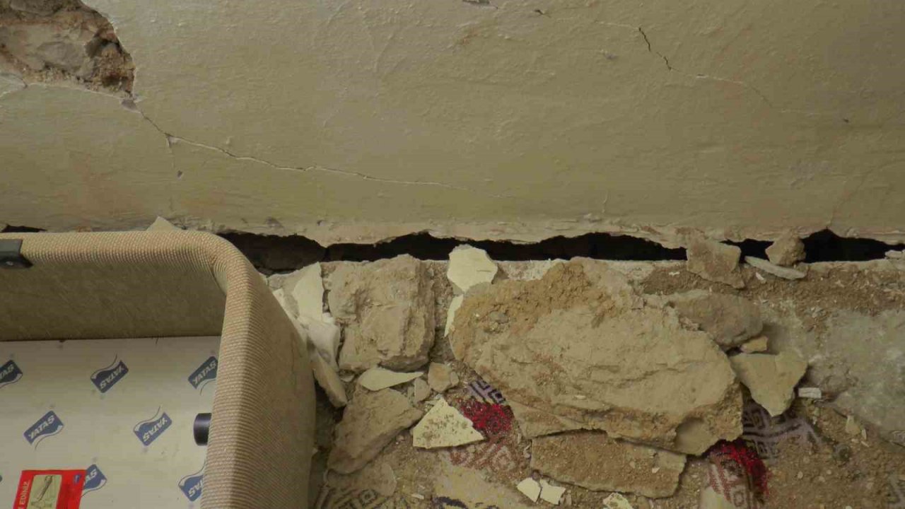 Sarız’da 8 yıkım, 331 hasarlı yapı var