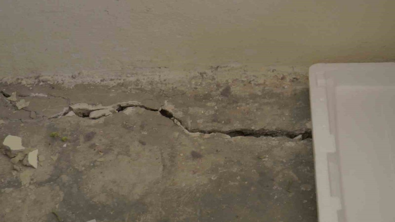 Sarız’da 8 yıkım, 331 hasarlı yapı var