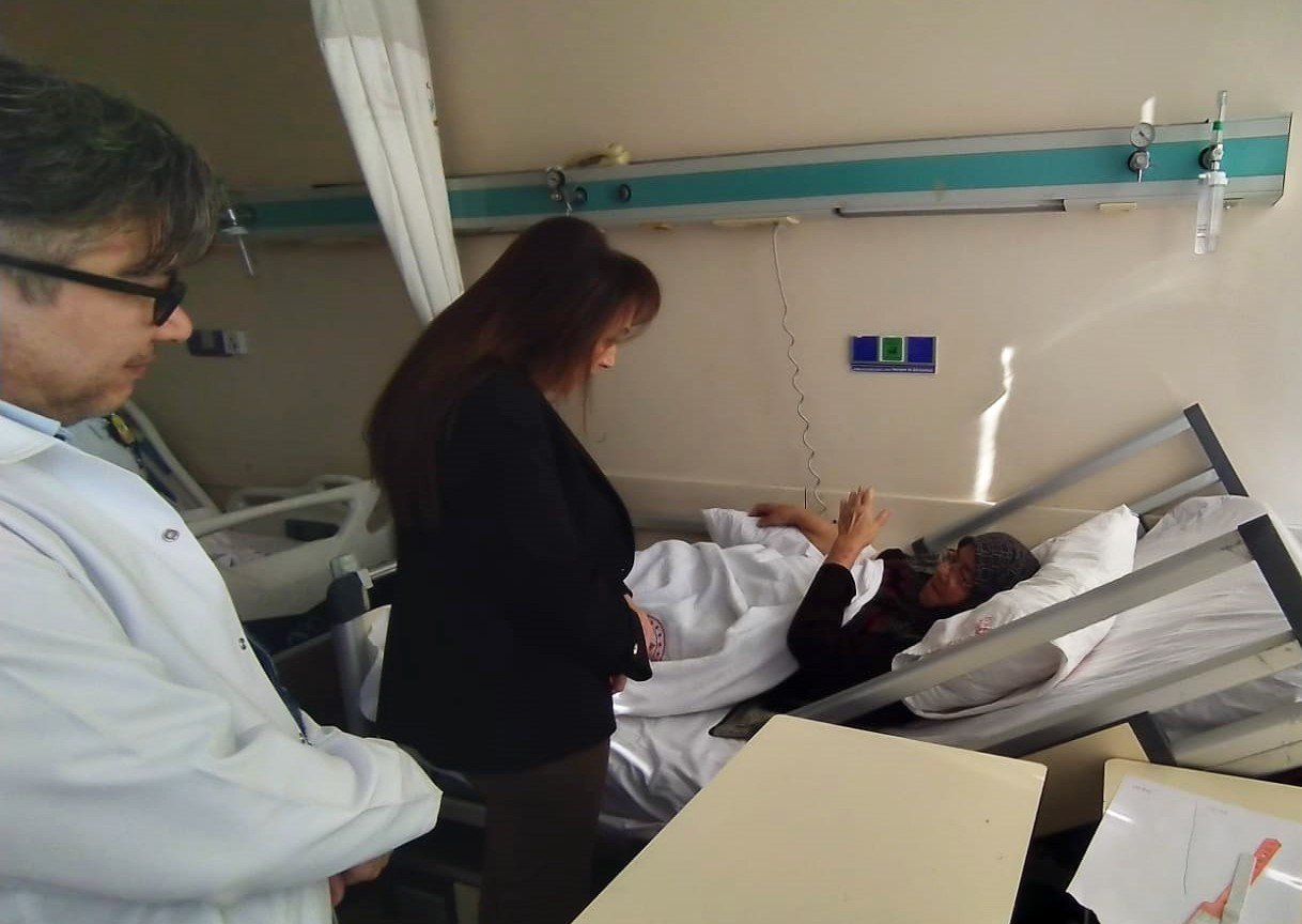 Denizli’ye getirilen depremzedelerin tedavileri sürüyor