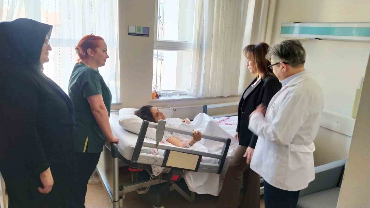 Denizli’ye getirilen depremzedelerin tedavileri sürüyor