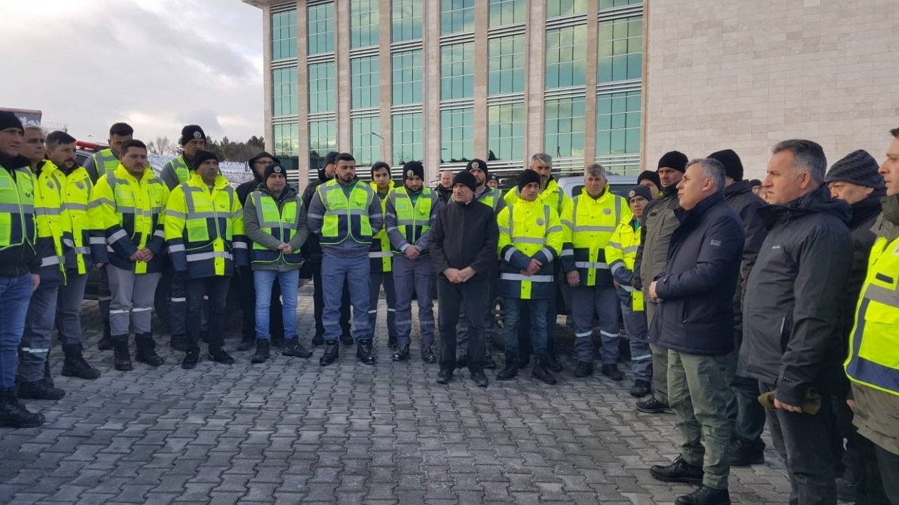 Kütahya OBM deprem bölgesine üçüncü ekibini yola çıkardı
