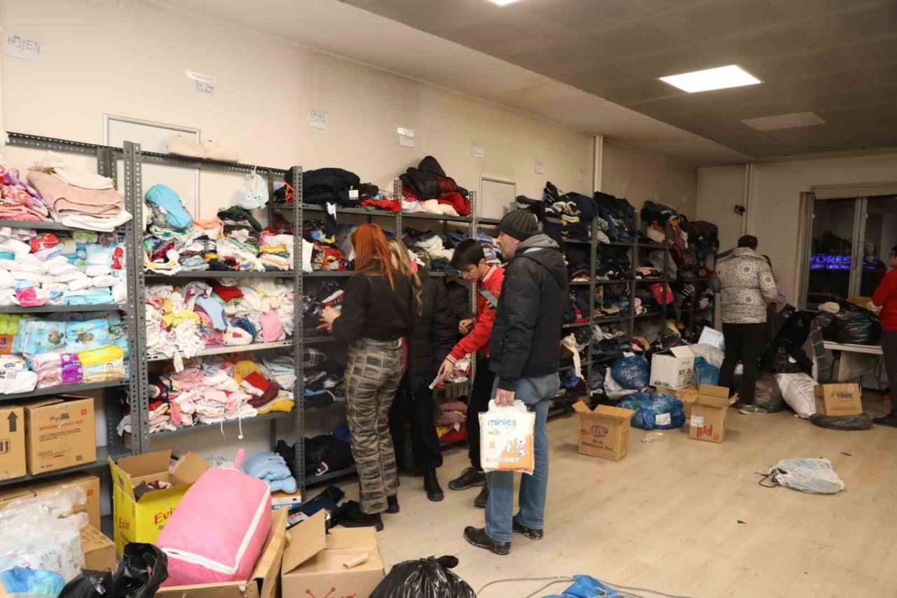 Aydınlıkevler Telekom binası, yardım koordinasyon merkezi oldu