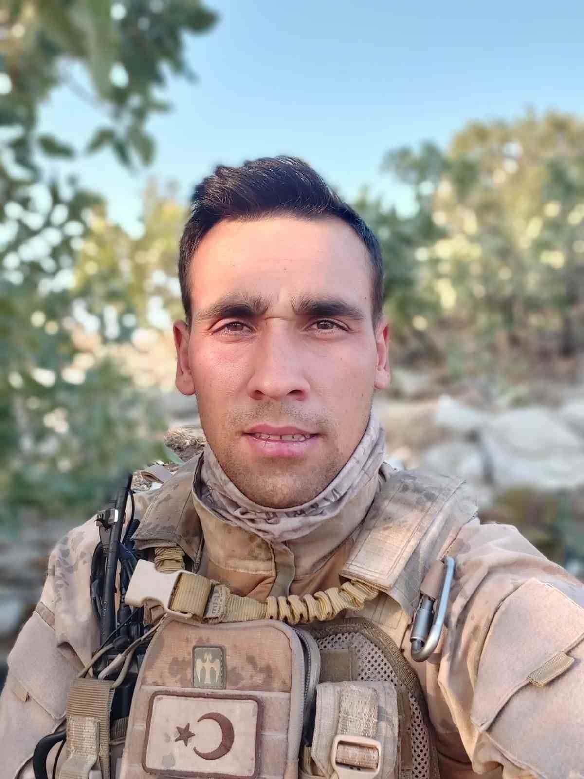 Çatışmadan yaralı kurtuldu, depremde ailesiyle hayatını kaybetti