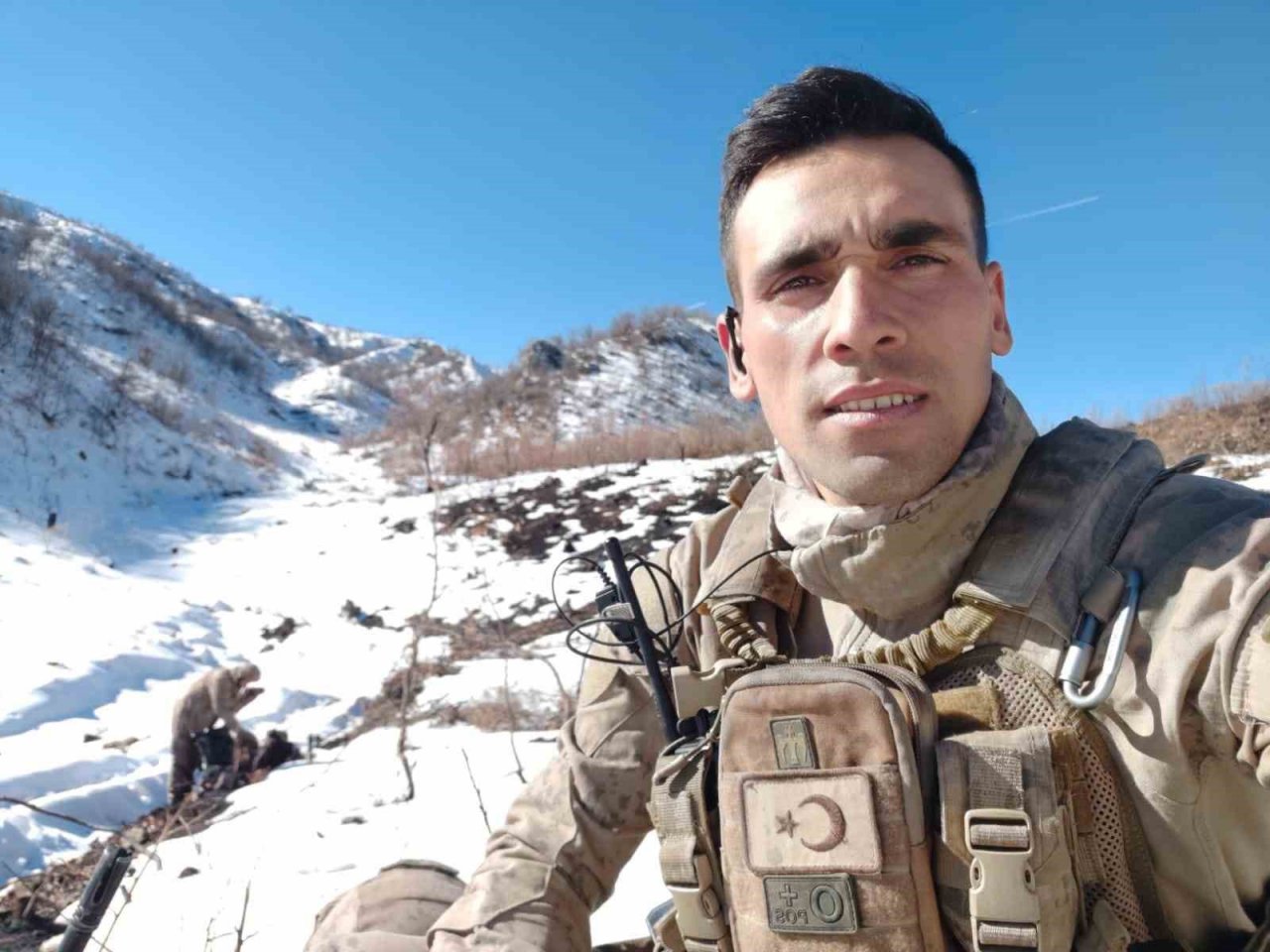 Çatışmadan yaralı kurtuldu, depremde ailesiyle hayatını kaybetti