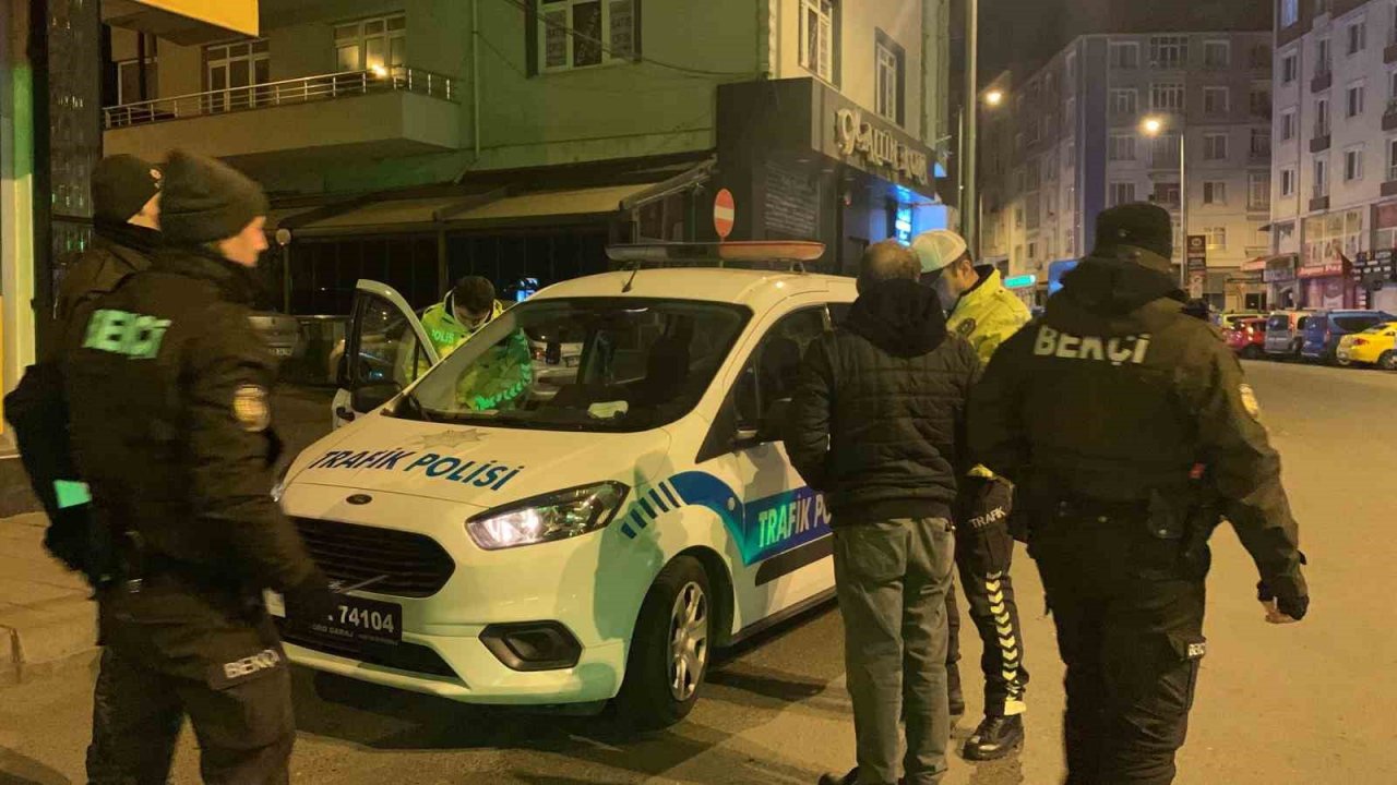 Yasal sınırın üzerinde alkollü çıktığını duyan sürücü: “İki birada bu kadar çıkıyor mu ya”