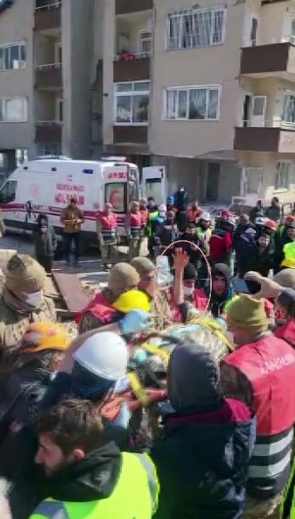 128’inci saatte kesilmeyen umut: 13 yaşındaki Ahmet Arda sağ kurtarıldı