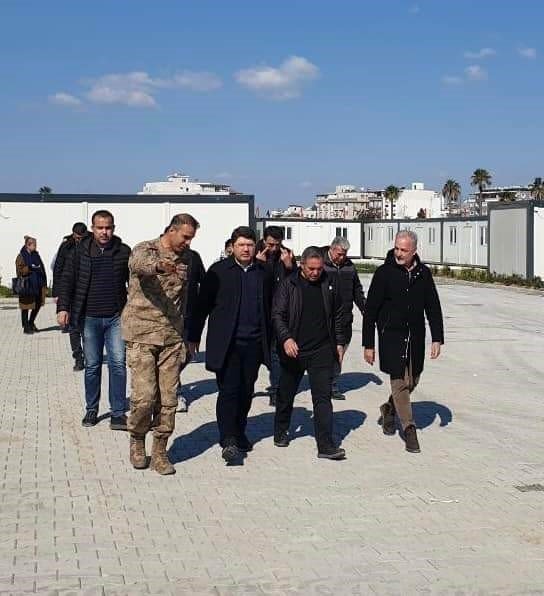 Yılmaz Tunç madenci kurtarma ekiplerini ziyaret etti