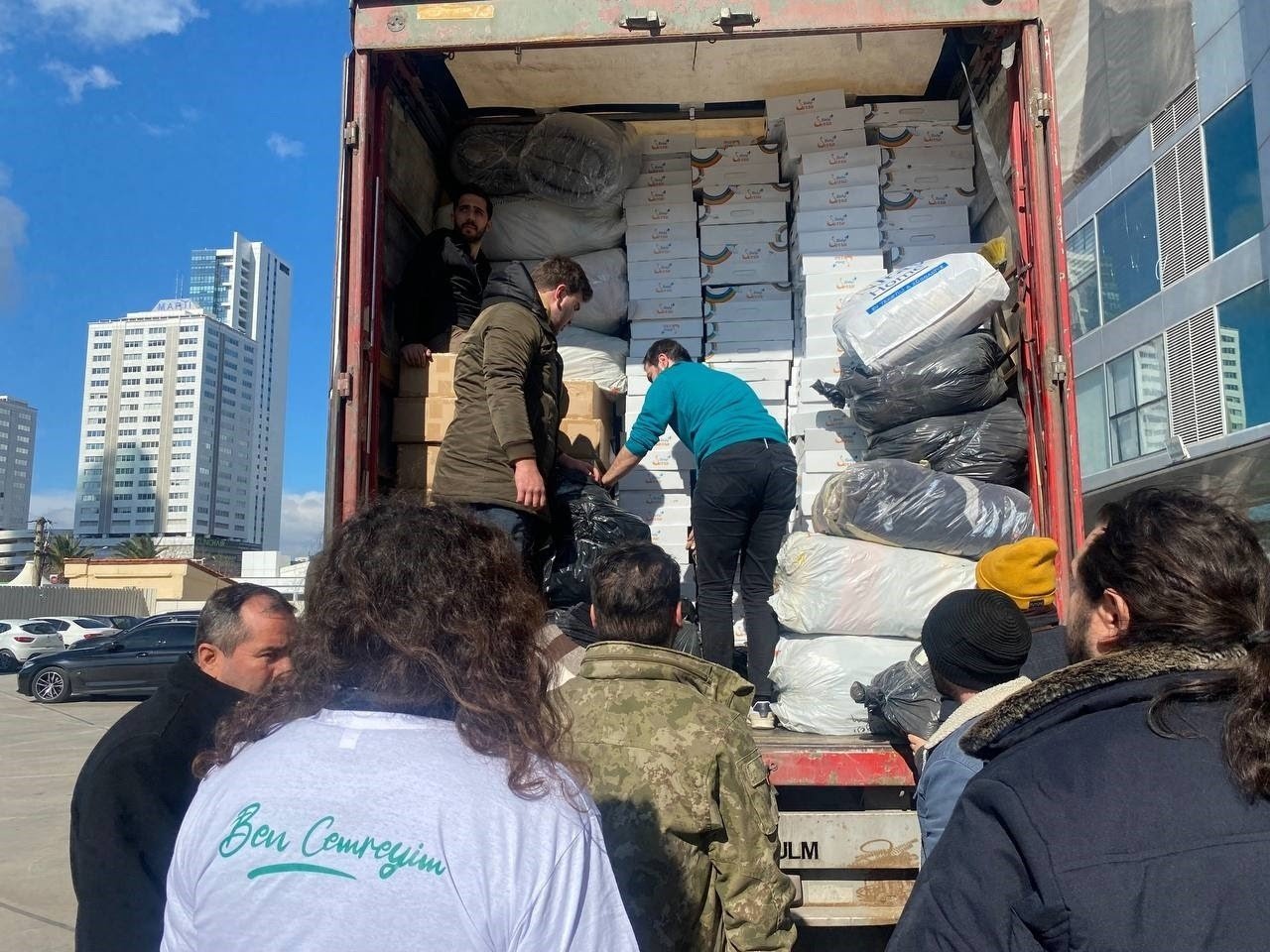 Tedavi altındaki depremzedelere destek ziyareti
