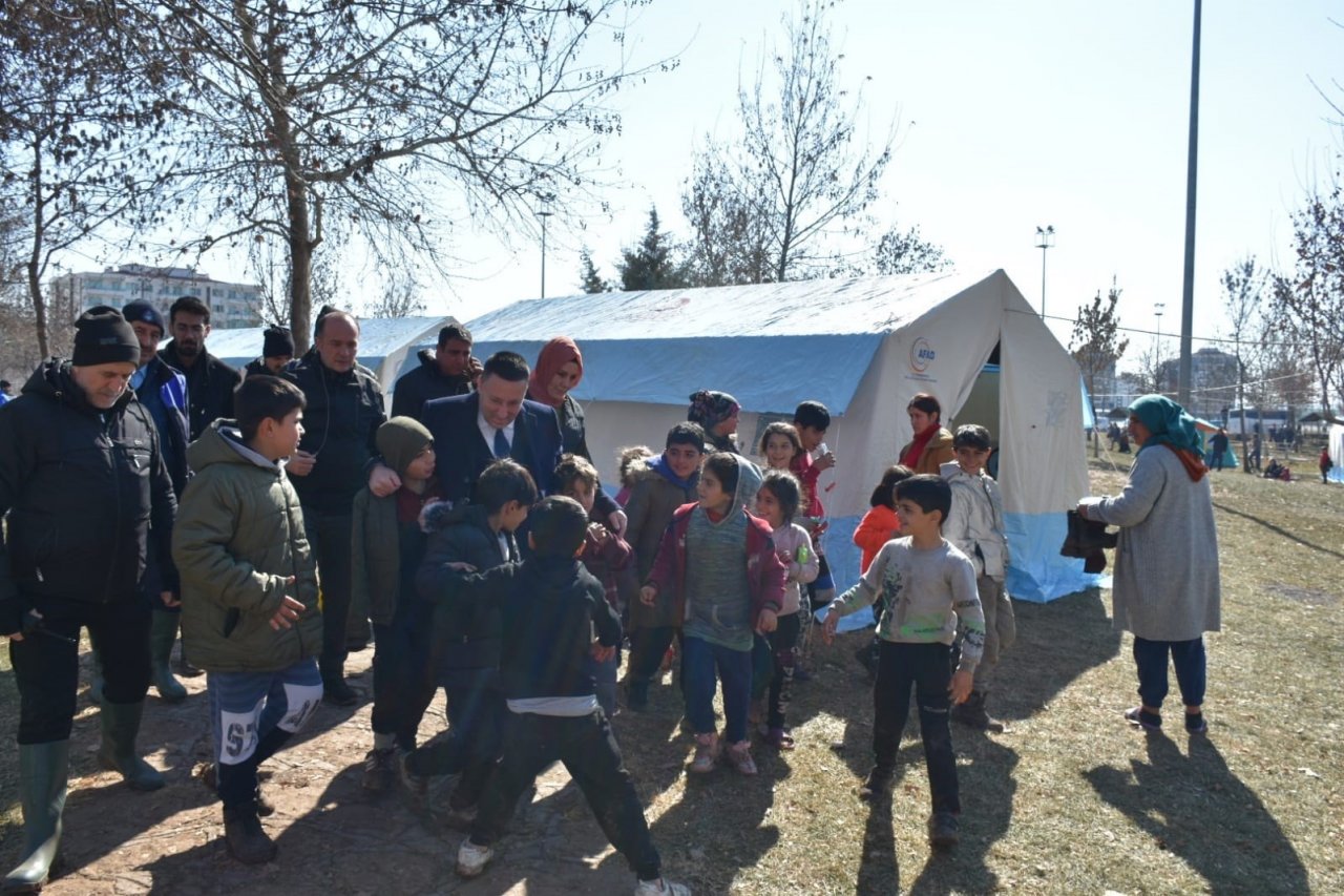 Bağlar’da depremin yaraları sarılıyor