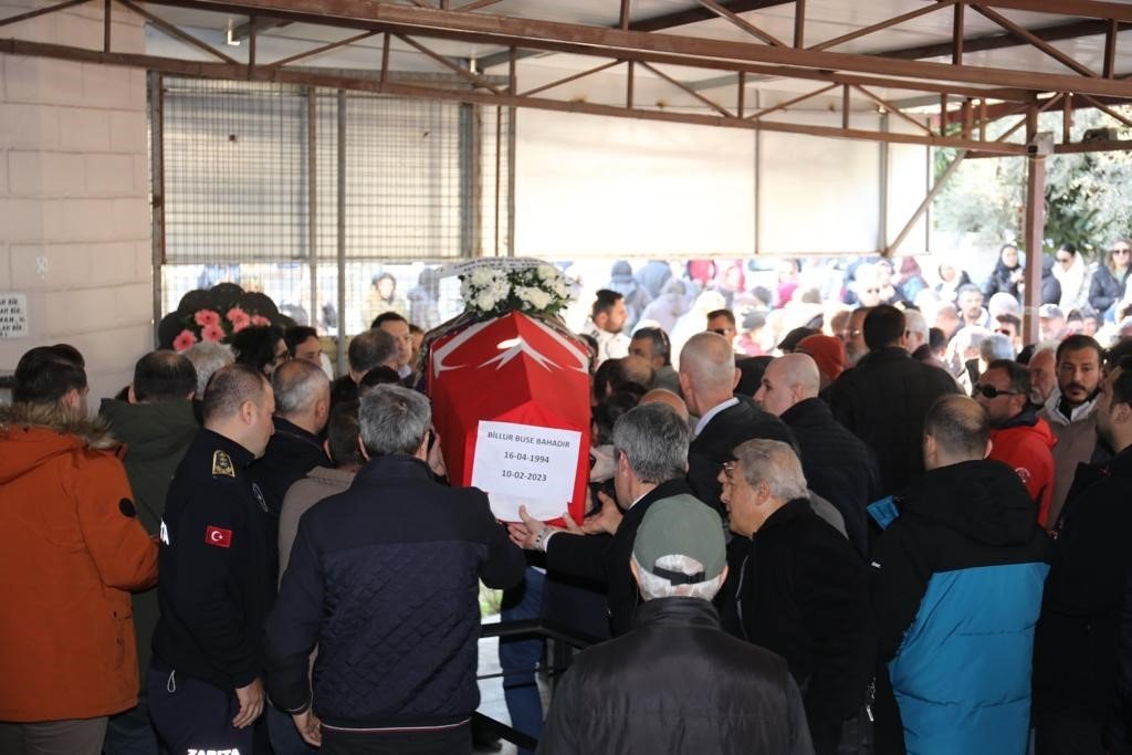 Depreme Antakya’da yakalanan genç kız bugün Marmaris’te defnedildi