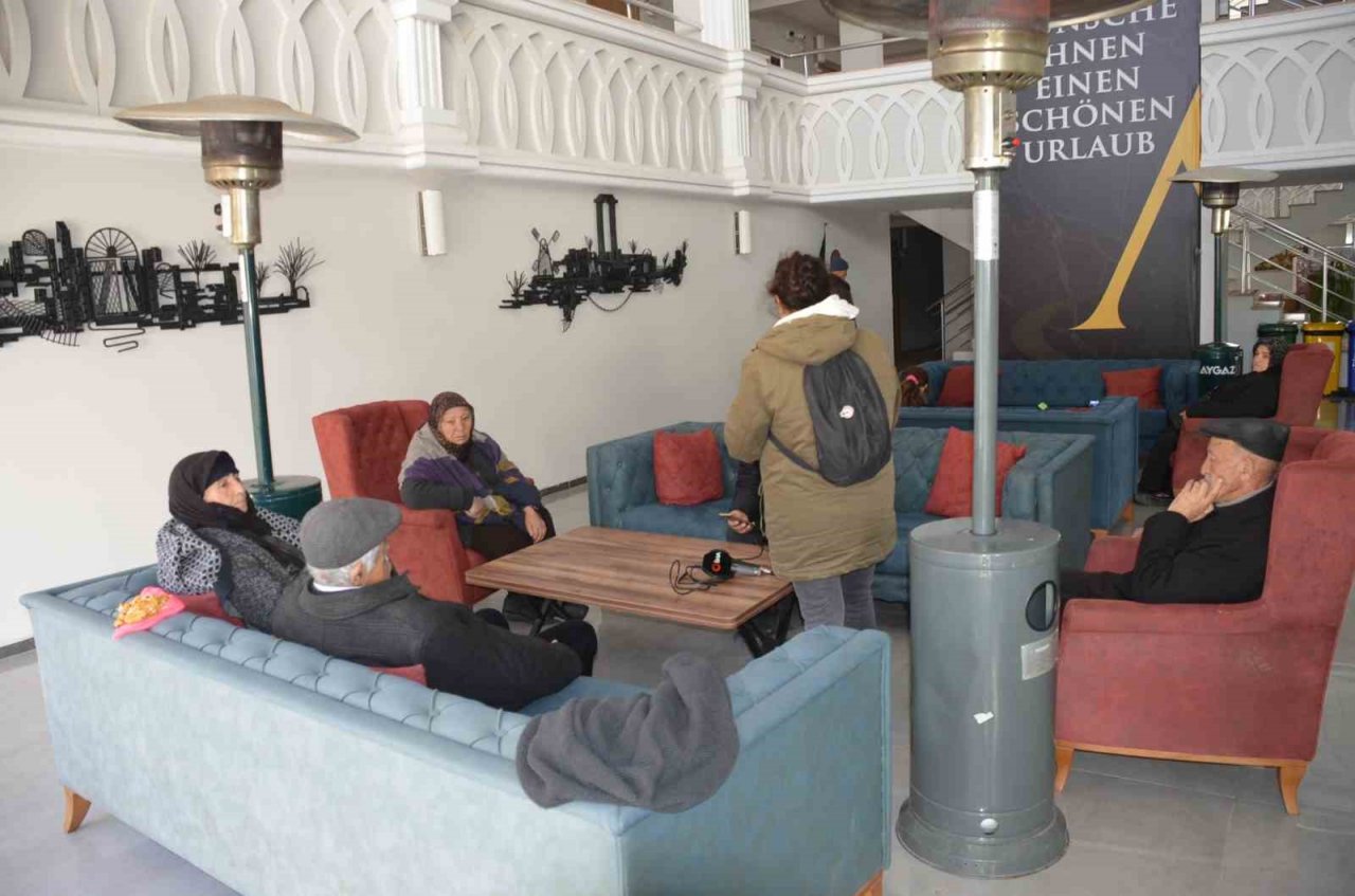 Depremzedeler Didim’deki otellere yerleştirildi