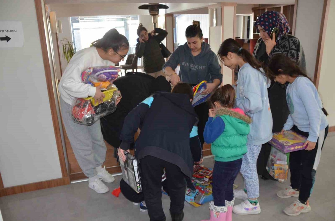 Depremzedeler Didim’deki otellere yerleştirildi