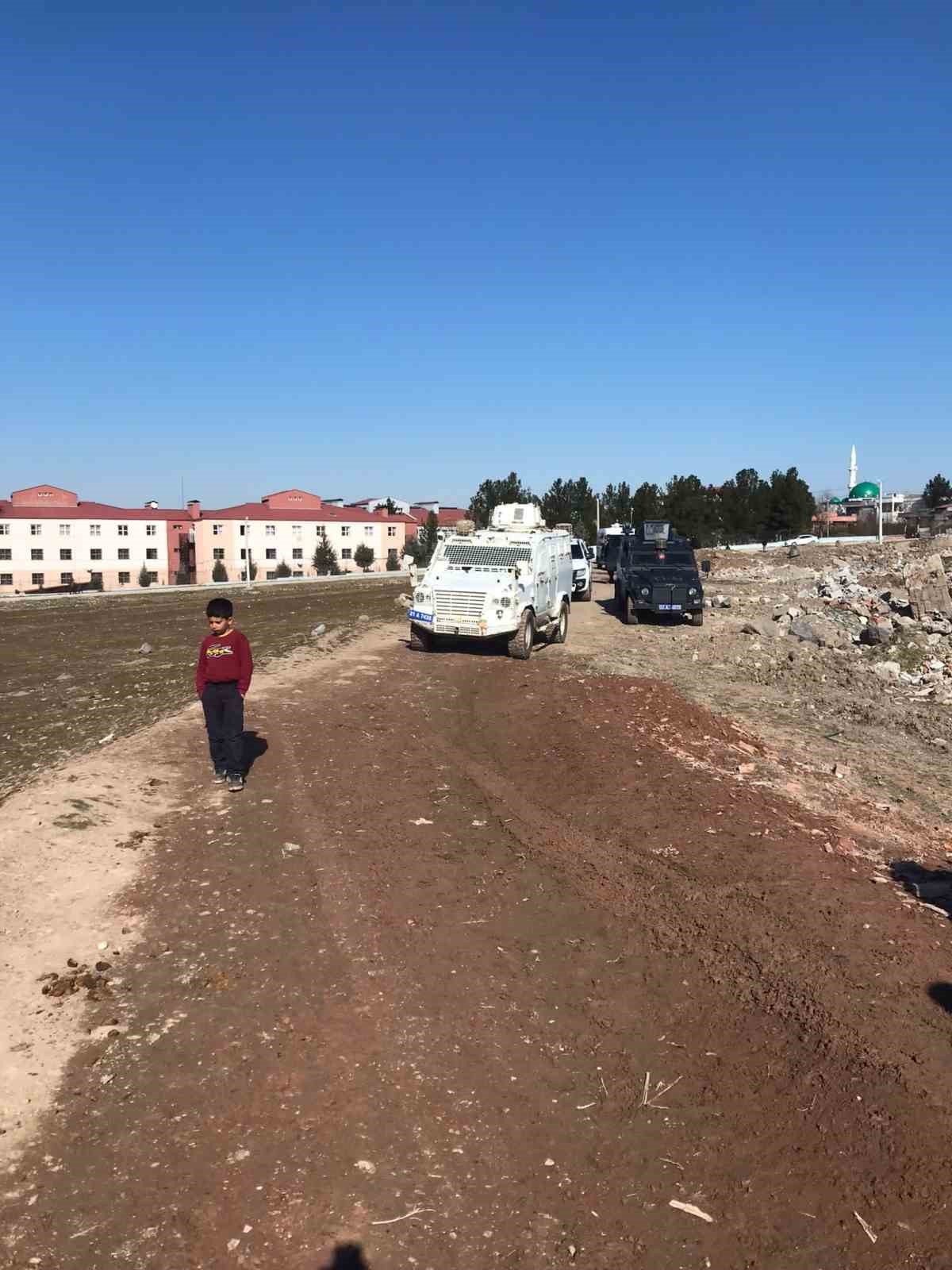 Diyarbakır’da patlama: 3 çocuk yaralı