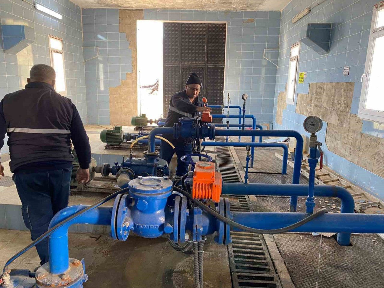 Hatay’da şebeke arızaları onarılıyor