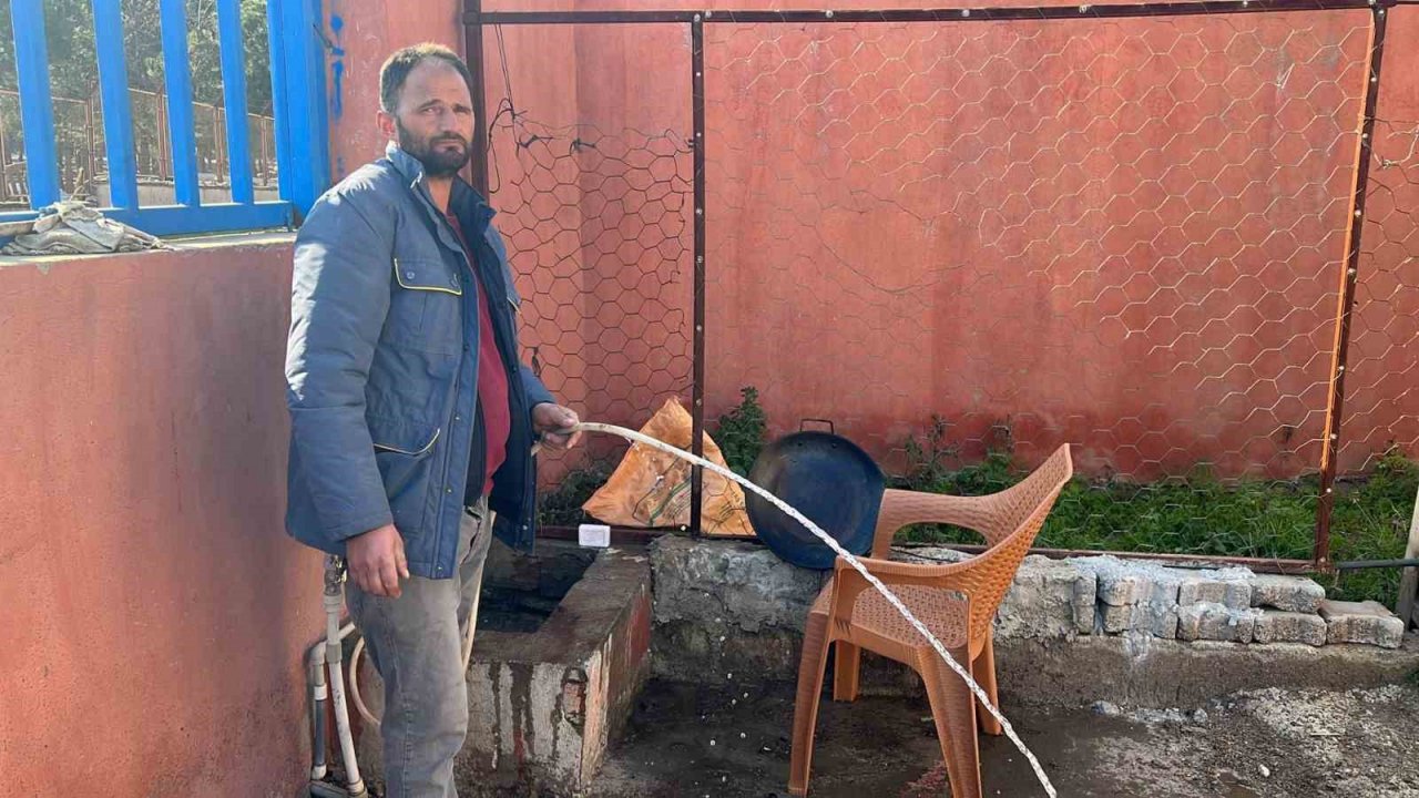 Hatay’da şebeke arızaları onarılıyor