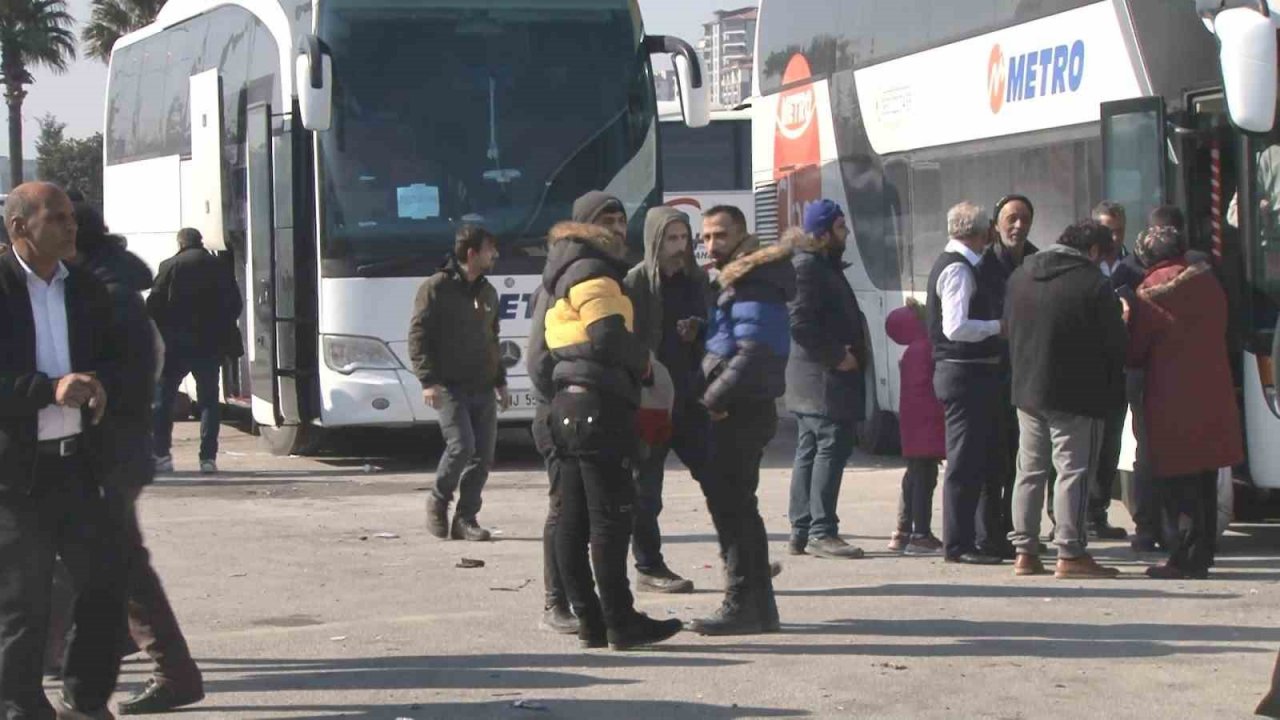 Hatay’da depremzedelerin tahliyeleri devam ediyor