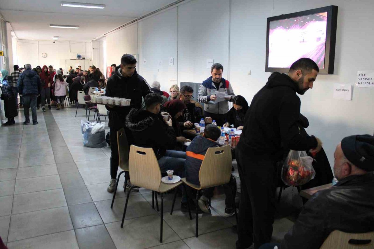 Adıyamanlı depremzedeler Aydın’a gelmeye devam ediyor