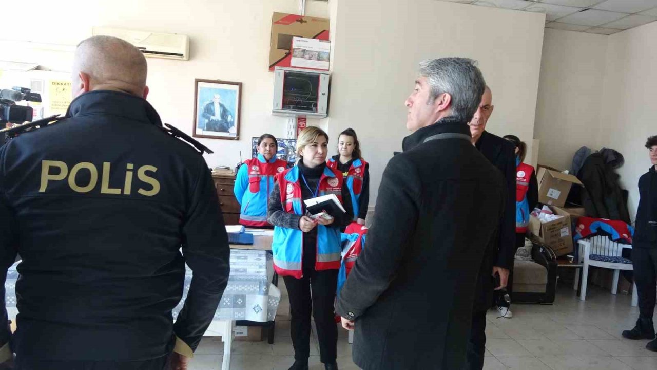 Marmaris tek yürek oldu, deprem bölgelerine yardımlar gönderilmeye devam ediyor