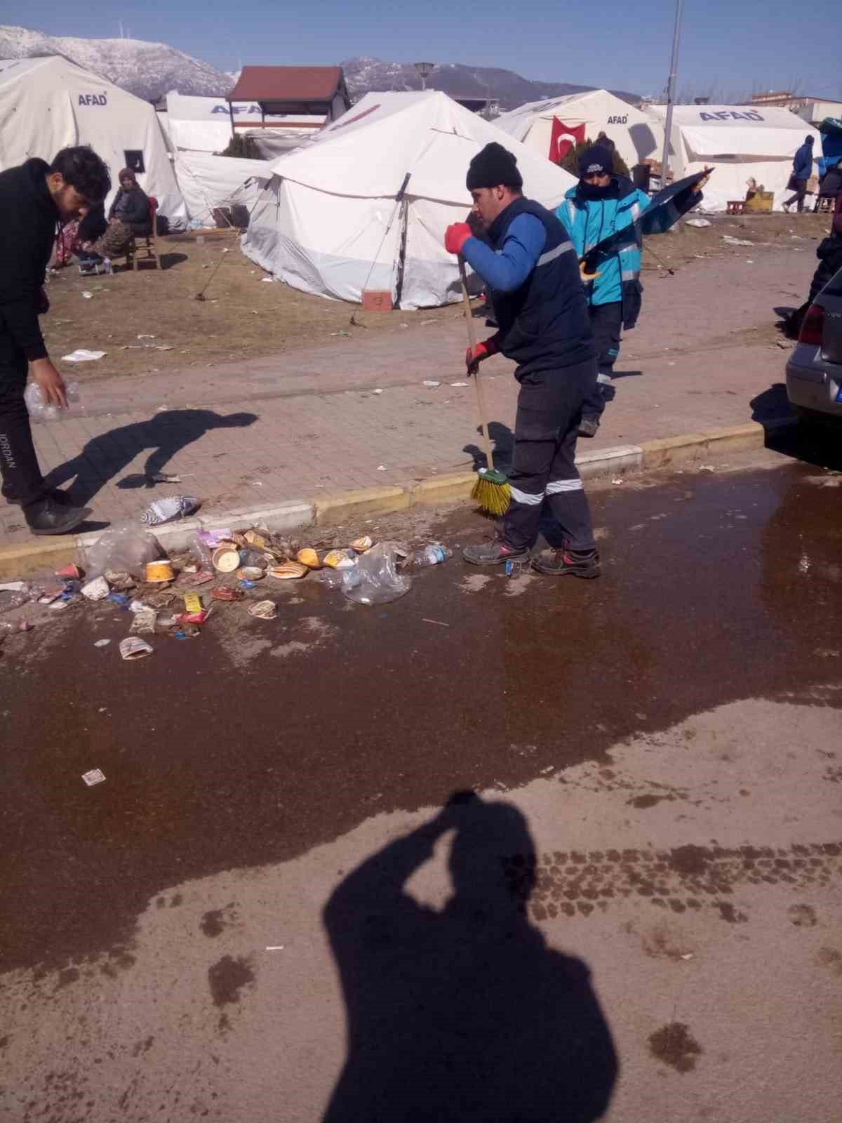 Marmaris temizlik ekipleri afet bölgesinde canla başla çalışıyor