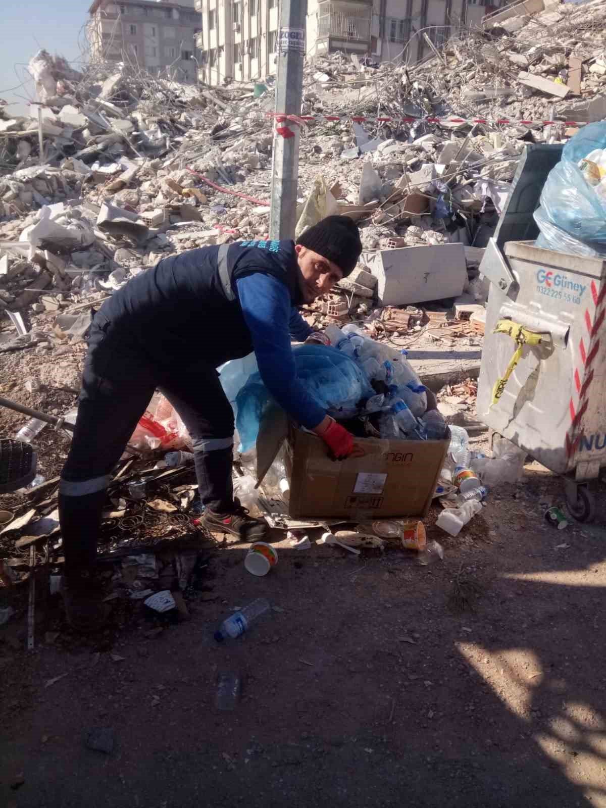 Marmaris temizlik ekipleri afet bölgesinde canla başla çalışıyor