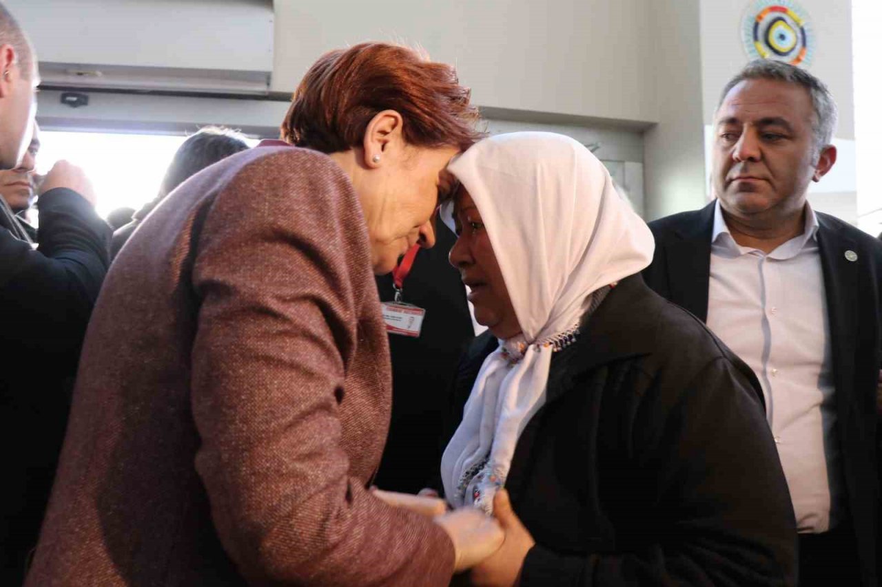 Akşener Osmaniye’de depremzedeleri hastanede ziyaret etti