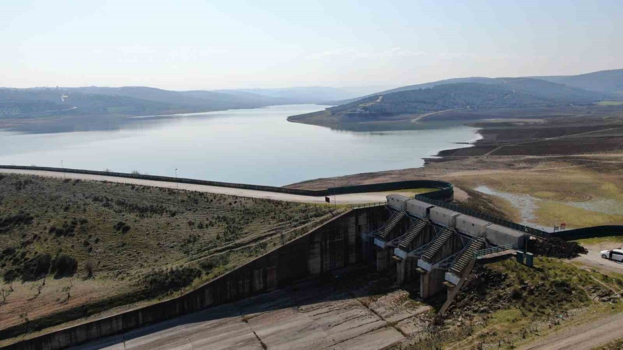 Hatay’da ‘patladı’ denilen barajda su yok