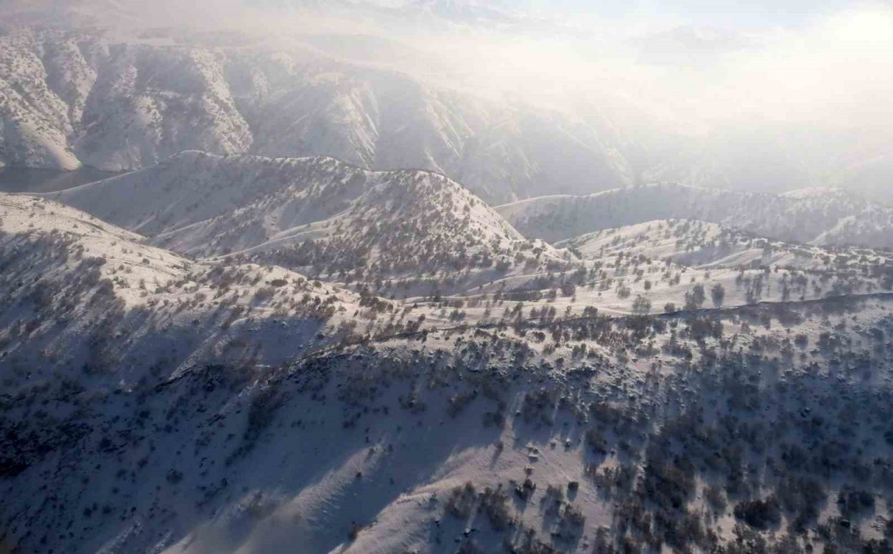 Askeri helikopterle yüzey kırığı araştırma çalışması