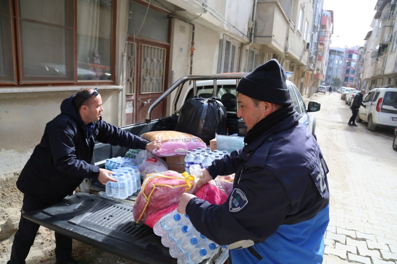 Edremit Belediyesi depremzedelerin yanında