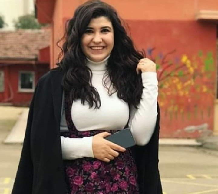 Hatay’daki enkazdan cenazesi çıkarılan 8 aylık hamile öğretmen toprağa verildi