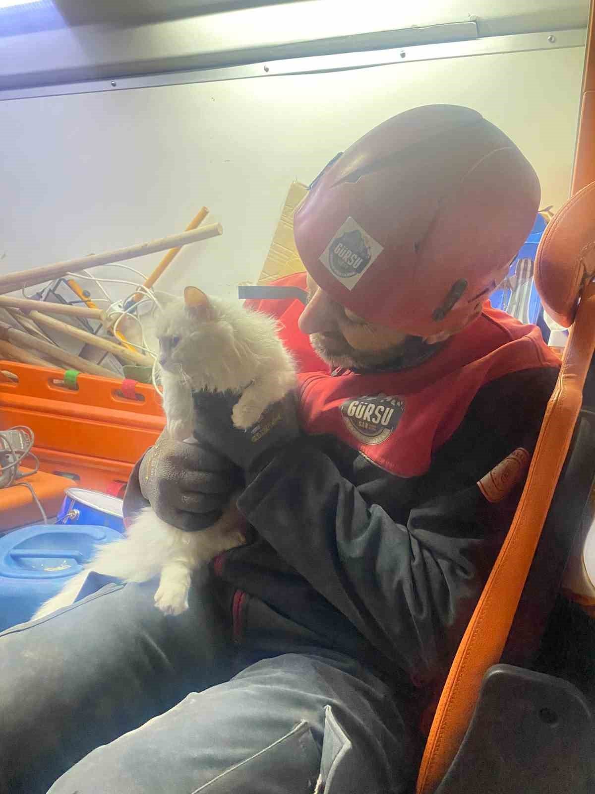 GÜRAK ekibi Sakız’la yorgunluklarını unuttu