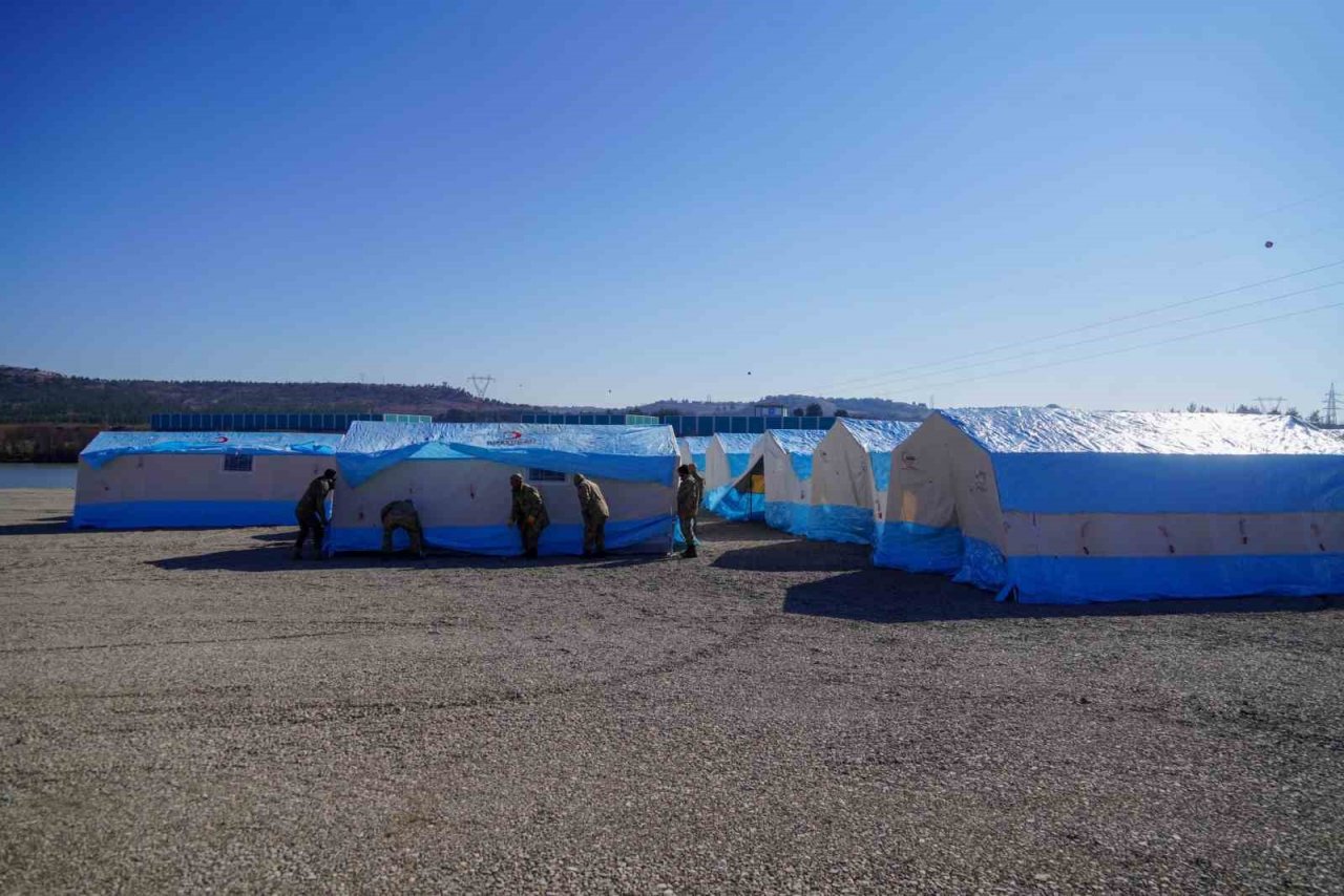 Çadır kentte içme suyu ve altyapı çalışmaları başladı