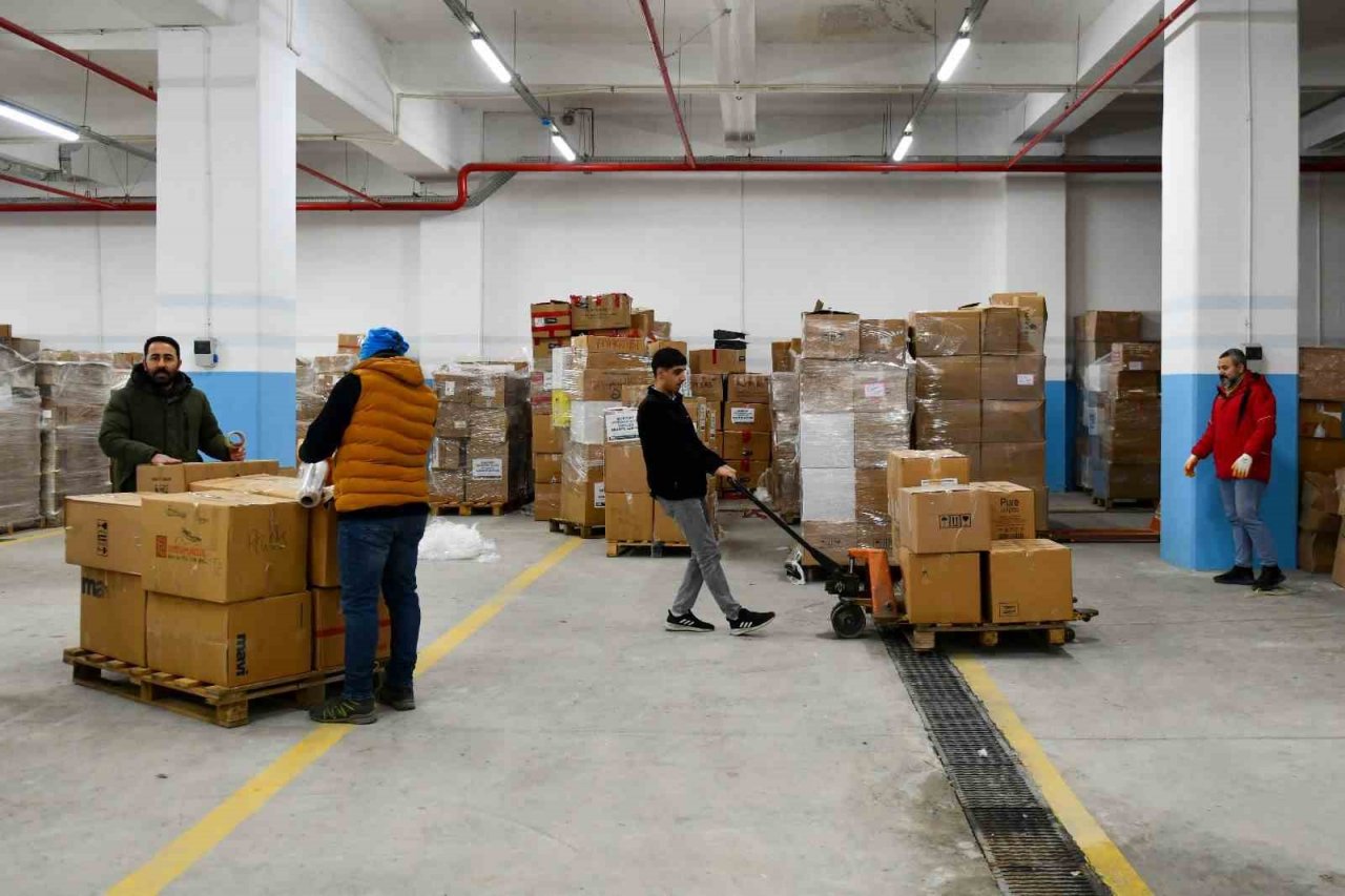 Esenyurt deprem için tek yürek oldu