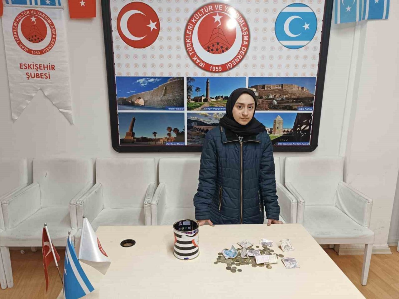 Eskişehir’de Iraklı genç kumbarası depremzedelere bağışladı