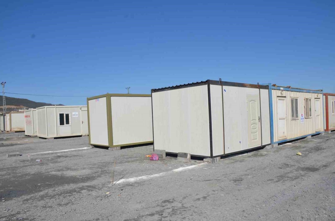 Nurdağı’nda yaralar sarılıyor, konteyner kentler kuruluyor