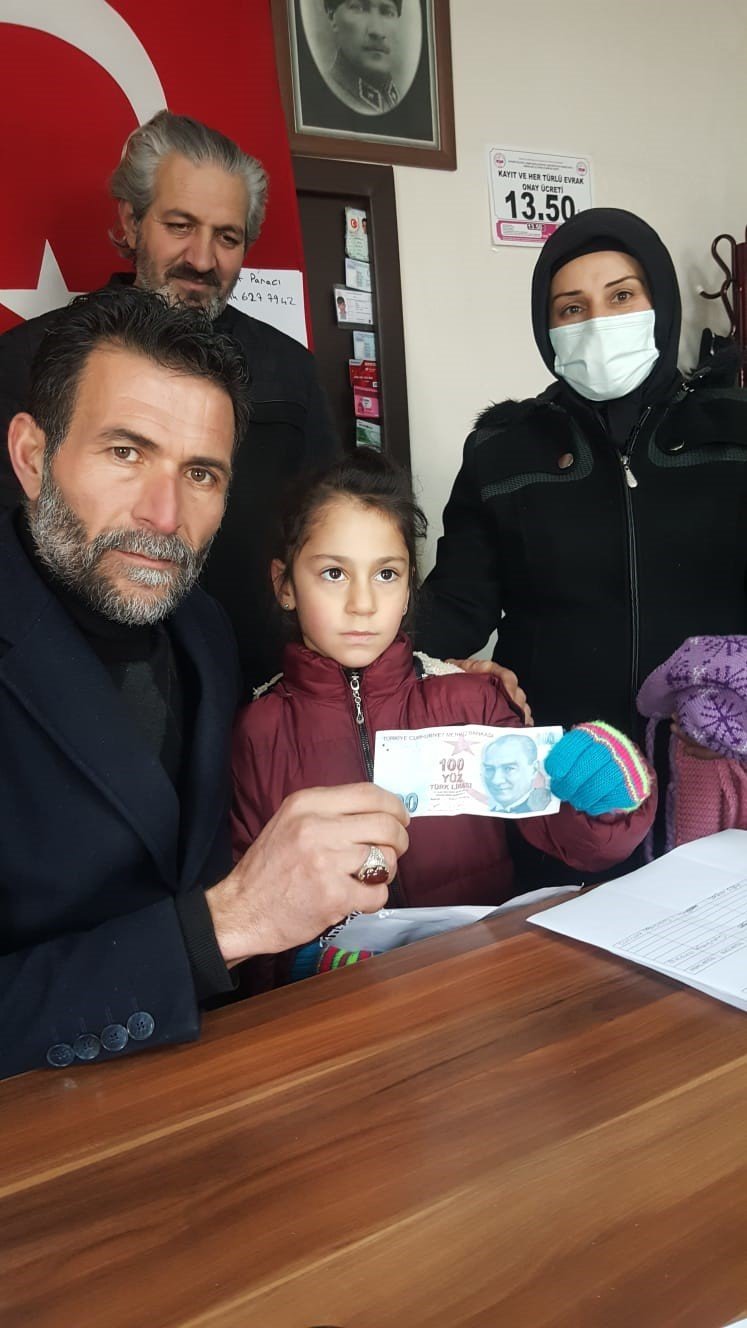 Kendiler küçük yürekleri kocaman