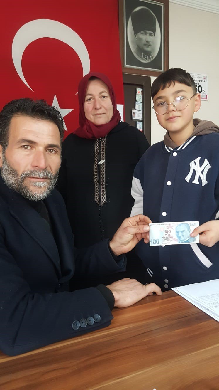 Kendiler küçük yürekleri kocaman