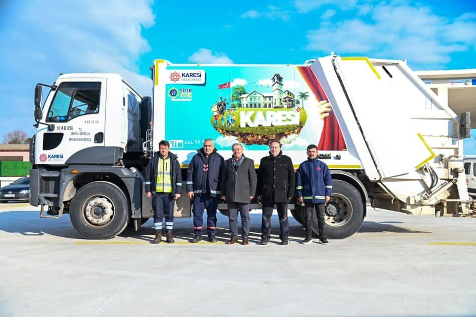 Karesi Belediyesi temizlik ekibi deprem bölgesinde