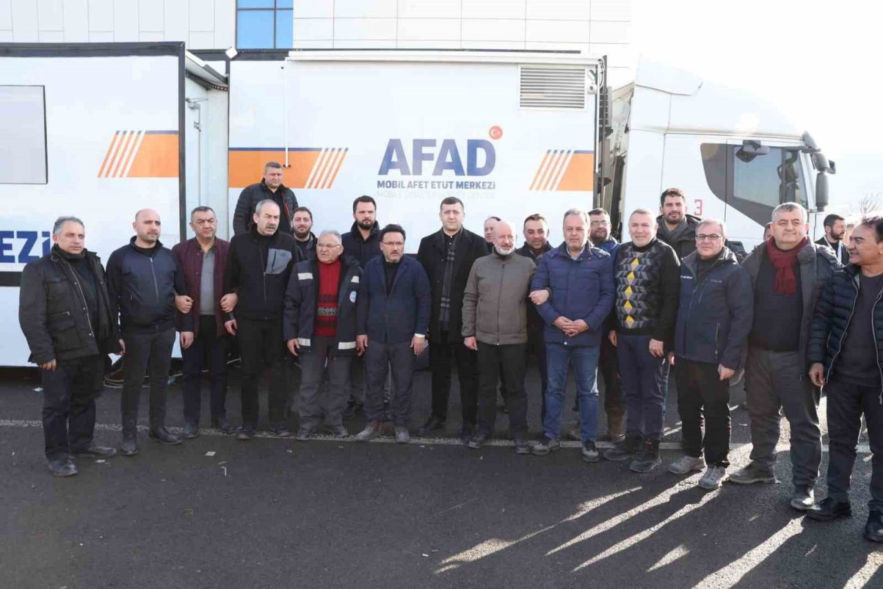 Vali Çiçek ve Başkan Büyükkılıç’tan Deprem Bölgesinde Kayseri Dayanışması