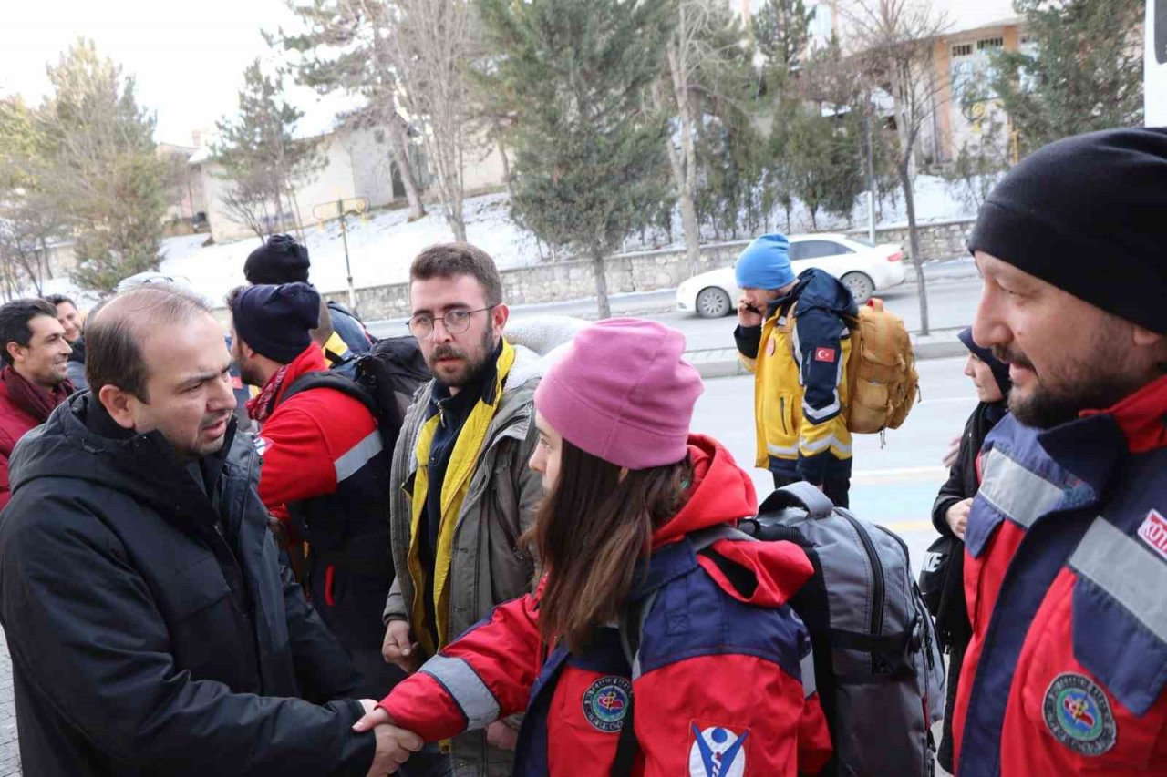 Kütahya İl Sağlık Müdürlüğü ekipleri deprem bölgesinden döndü